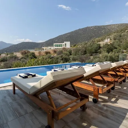 빌라 Sleeps 8 With Pool Air Con And Wifi 칼칸