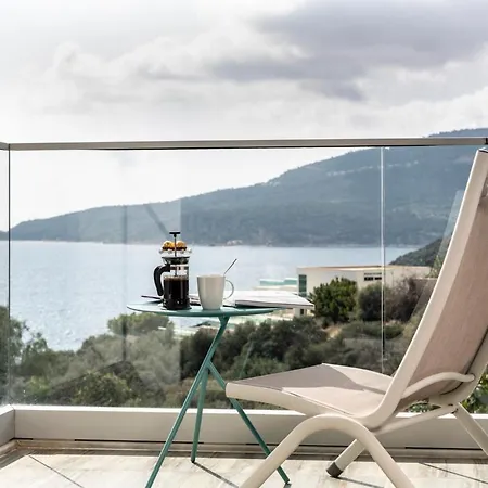 Sleeps 8 With Pool Air Con And Wifi 빌라 *