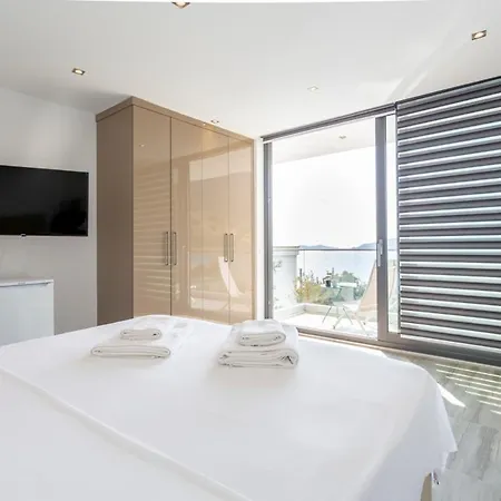 빌라 Sleeps 8 With Pool Air Con And Wifi