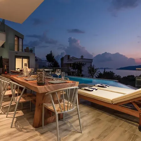 Sleeps 8 With Pool Air Con And Wifi 빌라 *